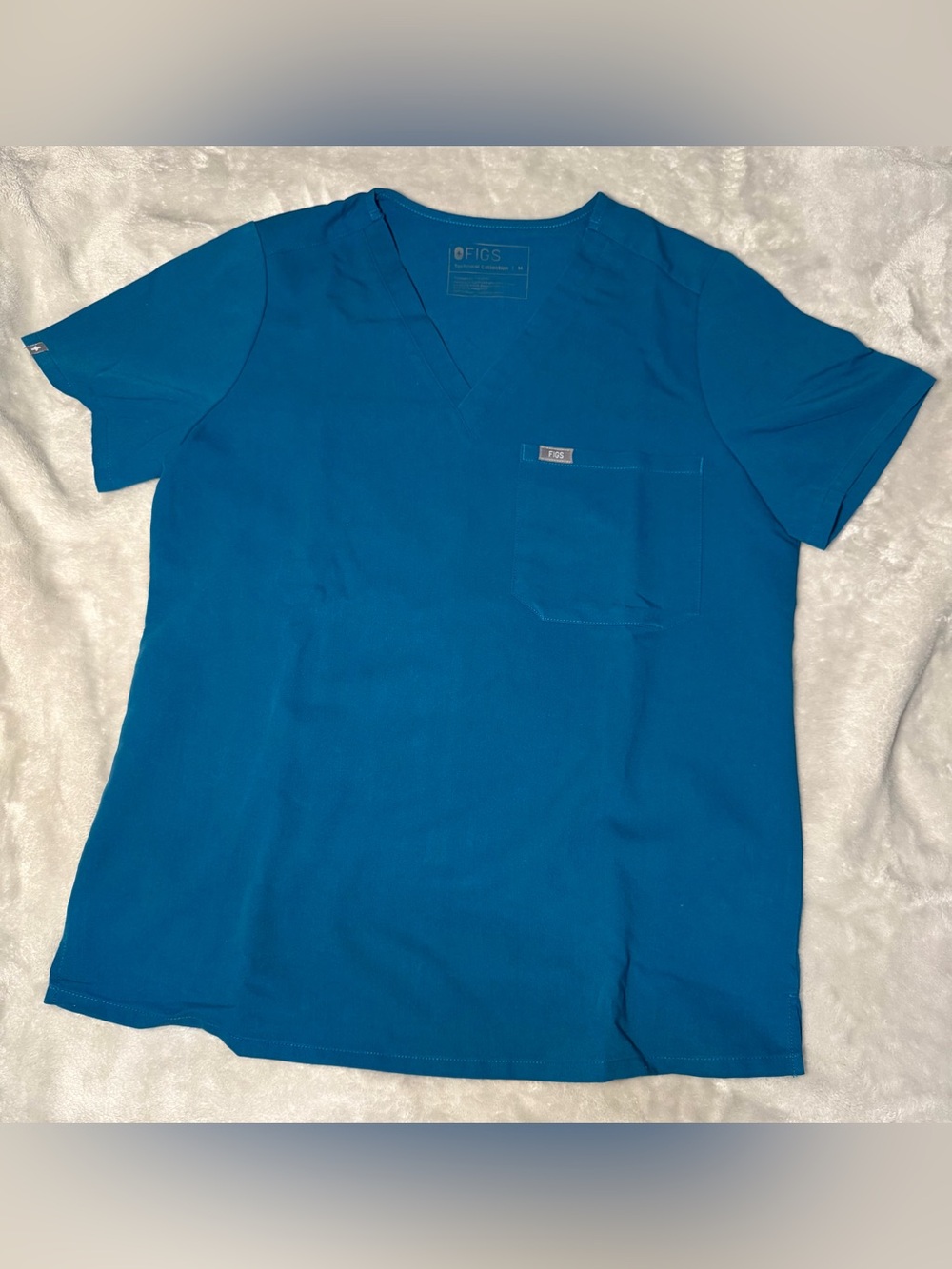 Figs Women’s blue V-Neck Scrub Top